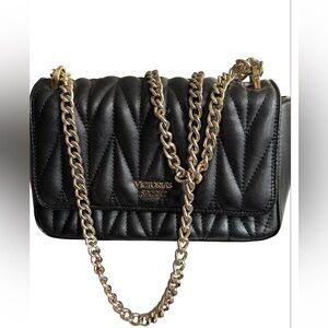 Victoria's Secret Chevron Quilt Bond Street Shoulder Bag Black